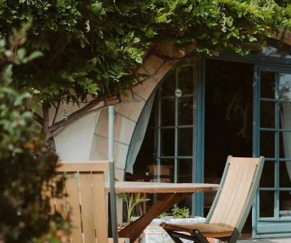 Casaviel Bed & Breakfast